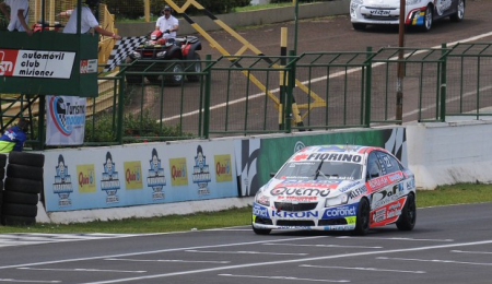 Pisa fuerte en Posadas