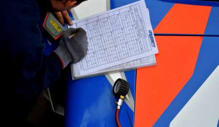 ¿Qué anotan los pilotos en las planillas que les dan?