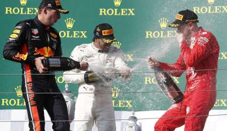 La increíble historia de la mujer que entregó los trofeos en Silverstone