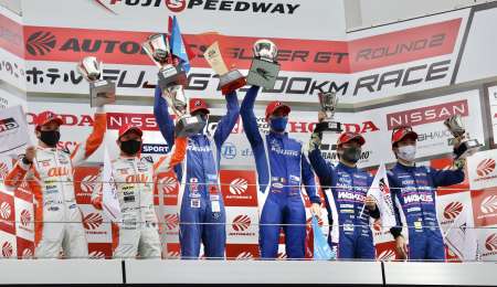 Podio y punta del campeonato para Fenestraz en el Súper GT