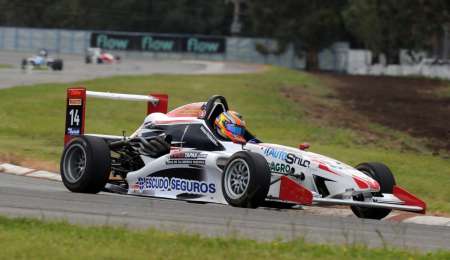 Polakovich, dueño del entrenamiento en Paraná