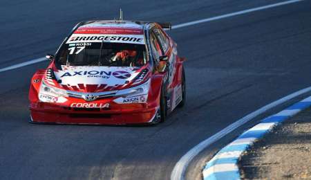 Rossi se lució en la clasificación y se quedó con la pole