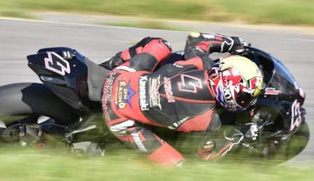 Es campeón en Argentina y Brasil, pero cosecha para poder correr