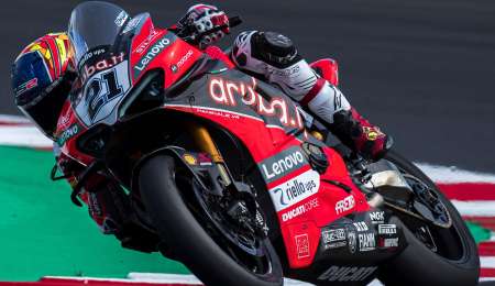 Rinaldi ganó en WorldSBK; Romero abandonó en WorldSSP300