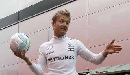 Mercedes renovó con Rosberg
