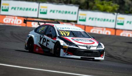 Rossi terminó en el top ten en la primera carrera