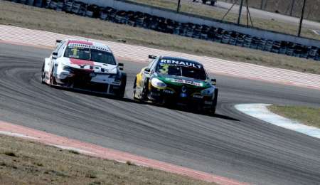 Campeonato: Rossi recuperó la punta y Pernía es el nuevo escolta