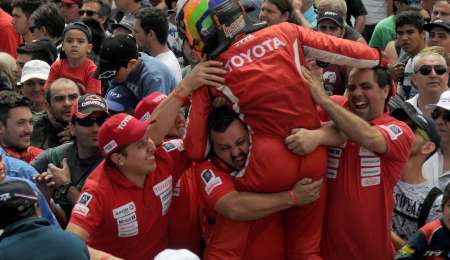 Gral Roca, pulgar arriba, pulgar abajo