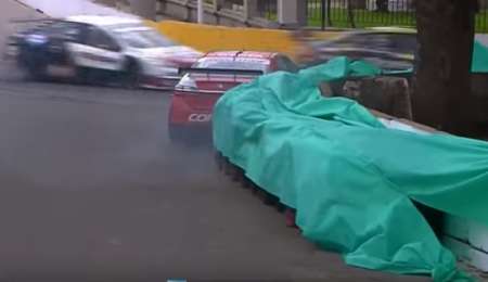 A bordo: Rossi y sus complicaciones para llevar su Toyota