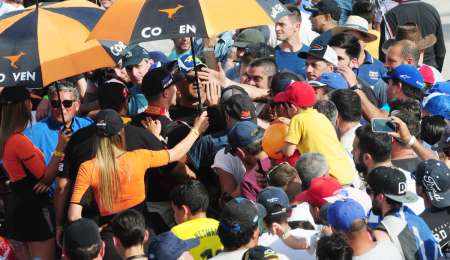 Después de la sanción de la CAF: Rossi se nutre de sus hinchas