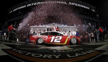 Nascar en Daytona: Ryan Blaney festejó de nuevo