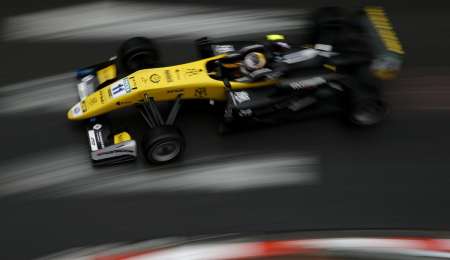 Pole y octavo puesto de Fenestraz en Pau