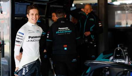 Sacha Fenestraz será piloto de reserva de Jaguar en la Fórmula E