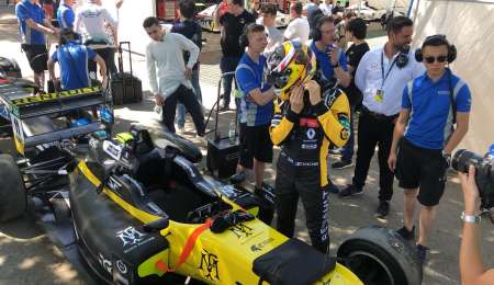 Sacha Fenestraz clasificó cuarto en Pau