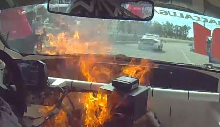 Principio de incendio en el auto de Sciaccaluga