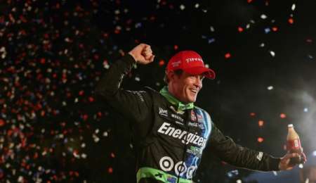 Dixon le birló el título a Montoya