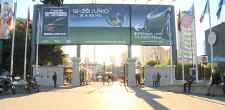 Fineschi junto a Axion Energy en el Salón