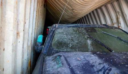 Rescataron a dos Chevrolet Silverado que estaban en el fondo del mar 