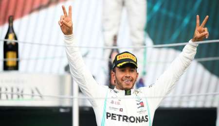 Hamilton superó a Fangio y quedó a uno de Schumacher