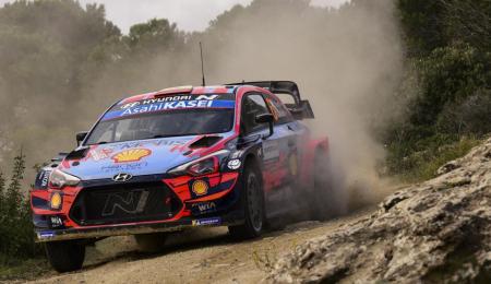 Bajaron del podio a Sordo