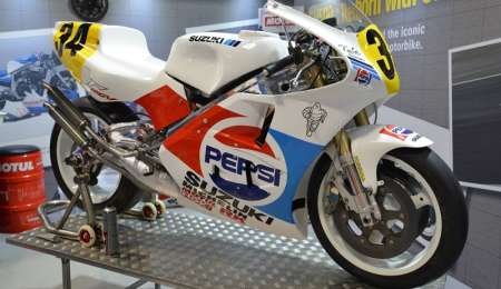 La Suzuki RGV500 de Kevin Schwantz fue restaurada en Inglaterra
