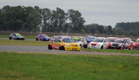 Campeonato Clase Dos: tres en la pelea directa