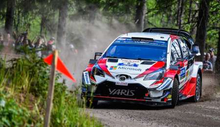 Tanak lidera apremiado por Ostberg en Finlandia