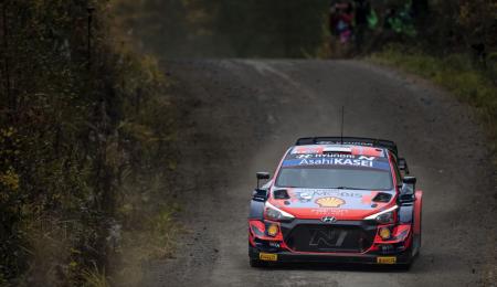 Tänak lidera en el comienzo del Rally de Finlandia