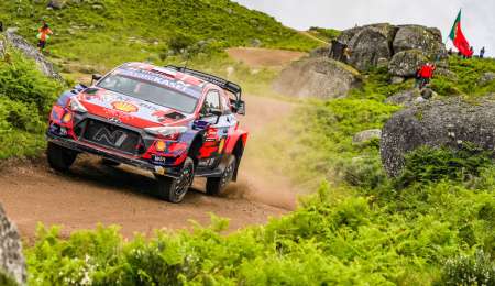 Tänak continúa como líder en Portugal