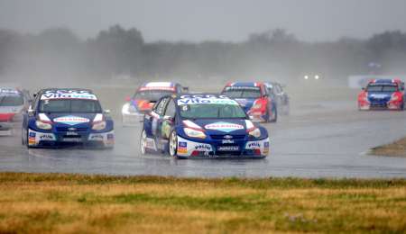 Cinco pilotos a todo o nada por el Título