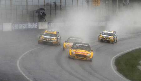 Frente al temporal, actitud y destreza en la pista