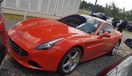 Los lujosos autos de Carlos Tevez