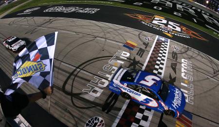 Nascar: Otra más del imbatible Larson