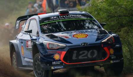 Neuville se perfila en Polonia
