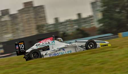 Tiago Pernía lideró el primer entrenamiento