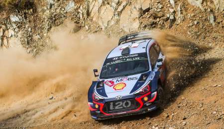 Neuville ganó la etapa en Turquía con Ogier soplándole la nuca