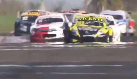 El toque entre Azar y Aldrighetti en el Sprint