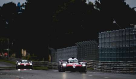La noche encuentra a Pechito y su Toyota al frente en Le Mans