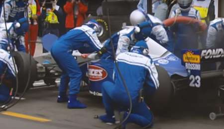 Tuero arranca adelante