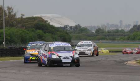 Marco Veronesi es el nuevo líder en la Clase Tres