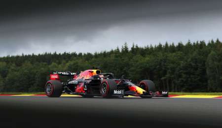 Para Alonso "Verstappen es el favorito para este año"