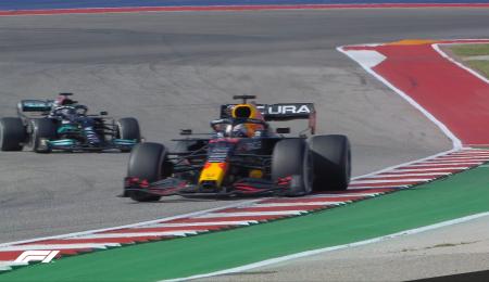 Vibrante victoria de Verstappen por sobre Hamilton en Austin
