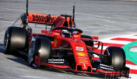 Vettel picó en punta con la Ferrari