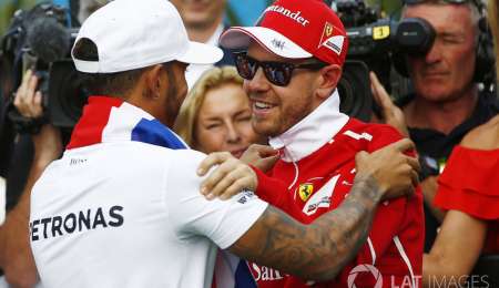 Vettel y su felicitación a Hamilton