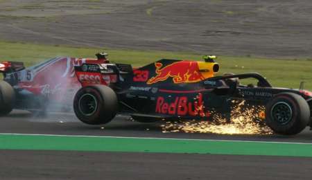 Vettel quiere una charla en privado con Verstappen