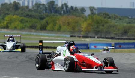 Vezzaro pegó primero en Alta Gracia