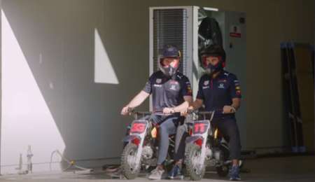 El divertido video de Verstappen y Pérez en la sede de Red Bull