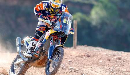 ¿Cómo se maneja una moto del Dakar?