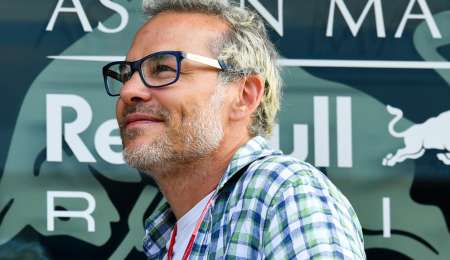 Para Jacques Villeneuve "Verstappen es superior"