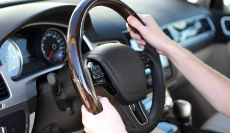 El volante puede contener más bacterias que un inodoro